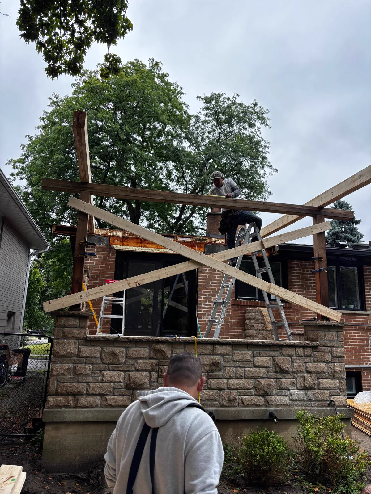 Build4Outdoors crew at work 5