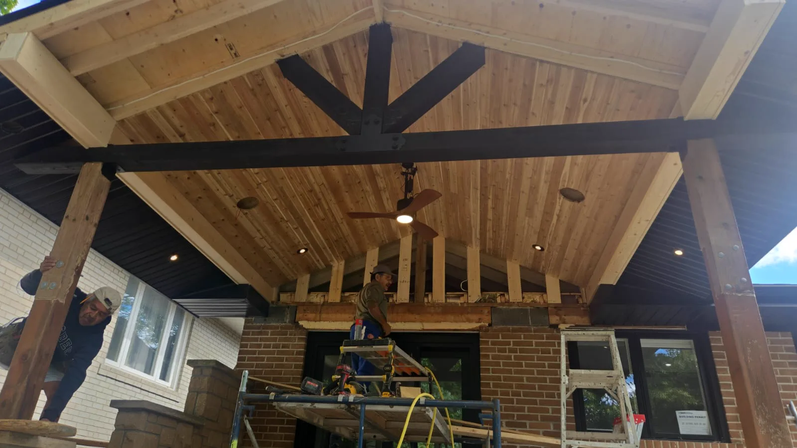 Build4Outdoors crew at work 2